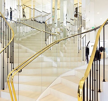 Treppenraum verspiegelt