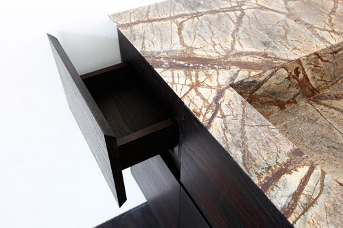 Waschtischunterschrank, Detail Schublade, 'Tip On'-Öffnung.